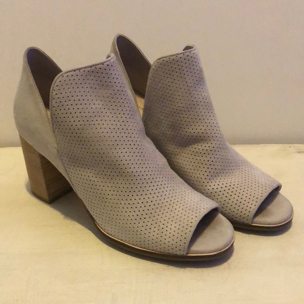 Cole Hann Women’s 9 1/2 suede heels